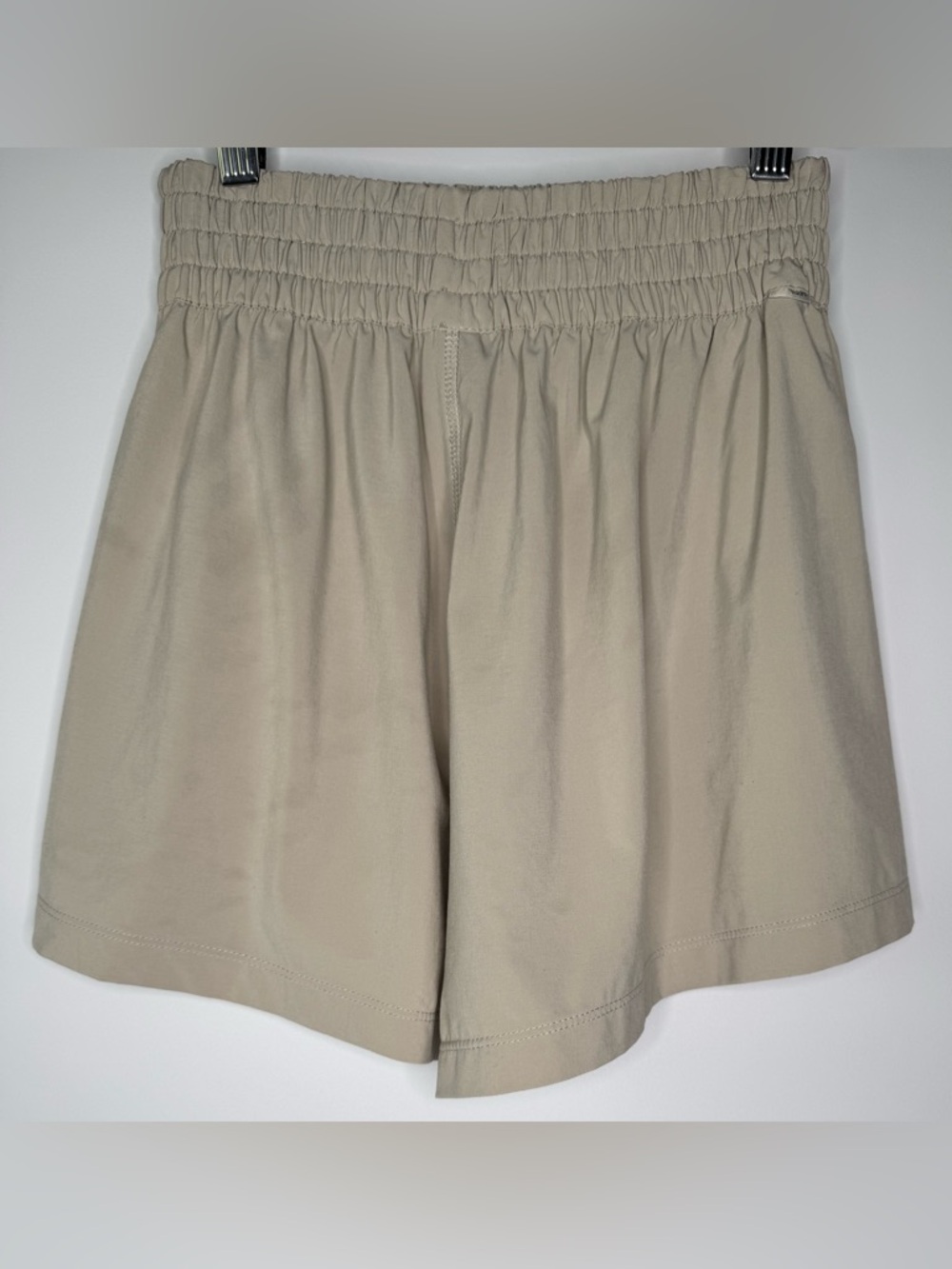Vuori Women’s Villa Shorts - Picture 4 of 15